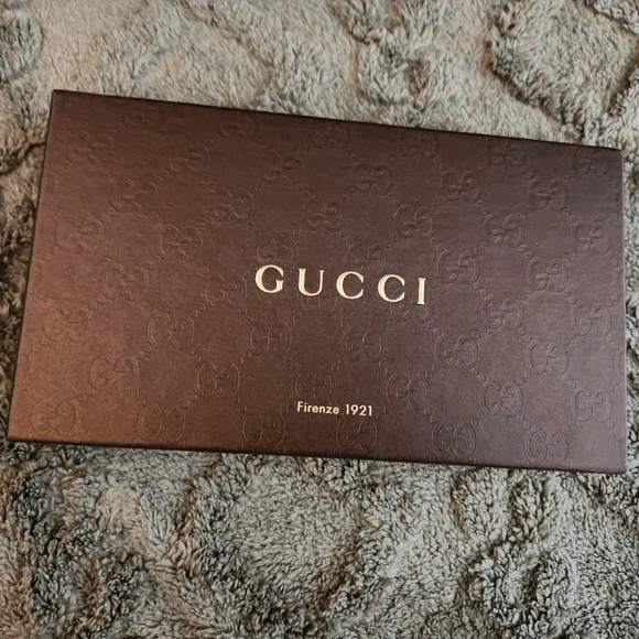 Gucci - MicroGuccissima Zippy Wallet - Picture 2 of 11
